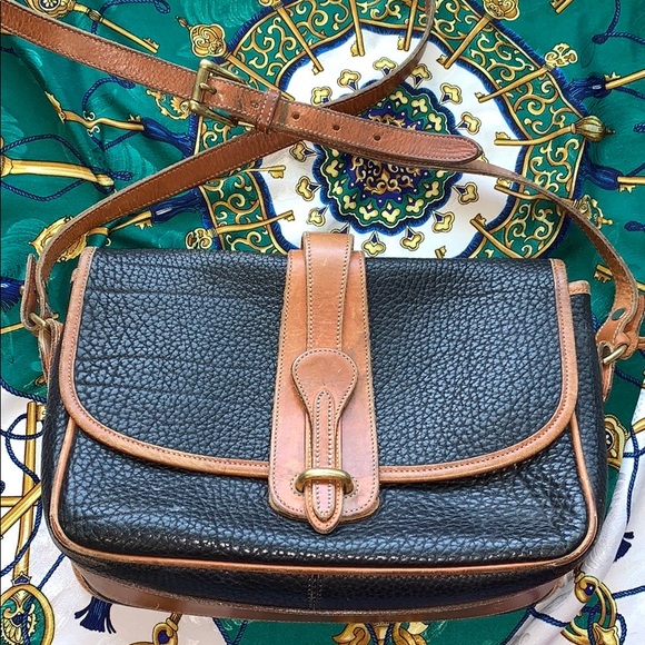 Dooney & Bourke Handbags - Vintage Dooney and Bourke shoulder purse